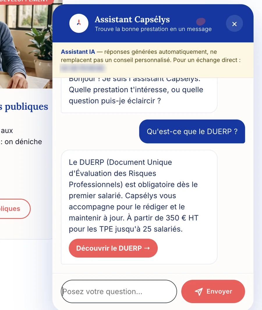 L'assistant répond à une vraie question (DUERP) : réponse cadrée, CTA et disclaimer « réponses générées automatiquement ».